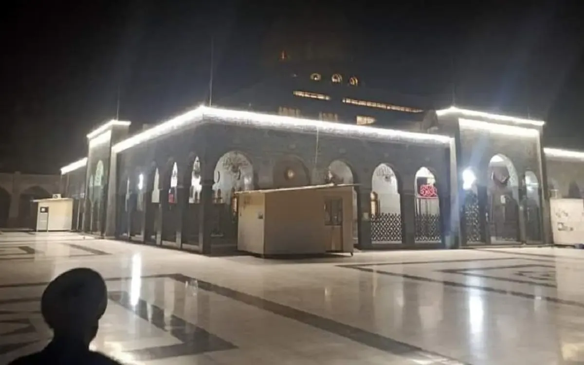 چراغ‌های حرم حضرت زینب (س) خاموش شد