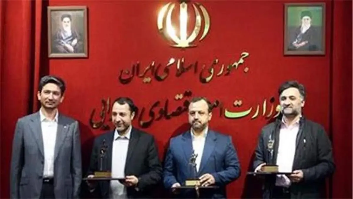 رئیس کل بانک مرکزی و وزیر اقتصاد سفیر قرض‌الحسنه کشور شدند