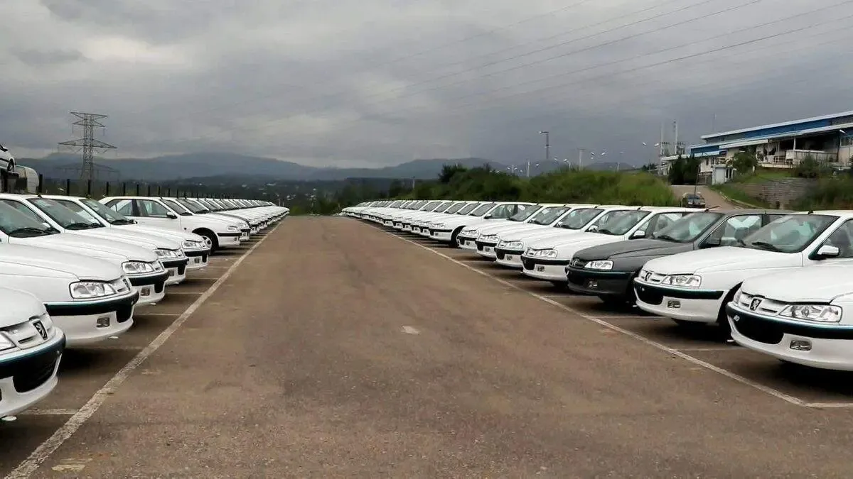 قیمت دلار، بازار خودرو را شوکه کرد/ جدول قیمت خودروهای خارجی و داخلی