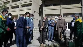 وزیر کشور در روز درختکاری یک نهال غرس کرد