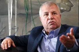 مرور خاطرات علی پروین:  می رفتم خارج الان عزیز شده بودم