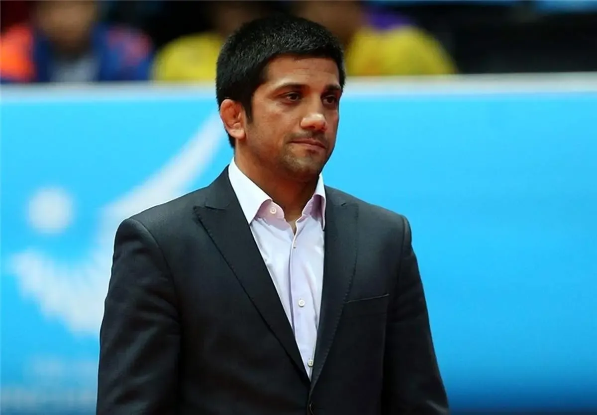 ببینید | ورود علیرضا دبیر به مجمع انتخاباتی فدراسیون کشتی