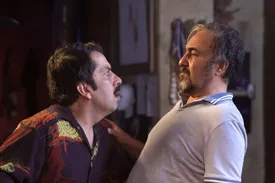 رضا عطاران با قیف می‌آید/ عکس