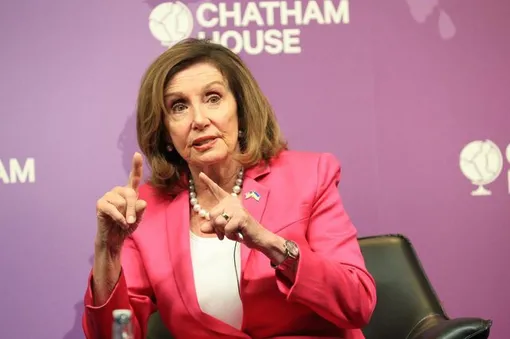 مخالفت پلوسی با اقدام نظامی علیه ایران