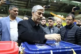 کیومرث هاشمی: جامعه ورزش مثل همیشه کنار مردم هستند