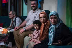 قسمت آخر سریال پایتخت را با حضور عوامل آن در برج میلاد ببینید