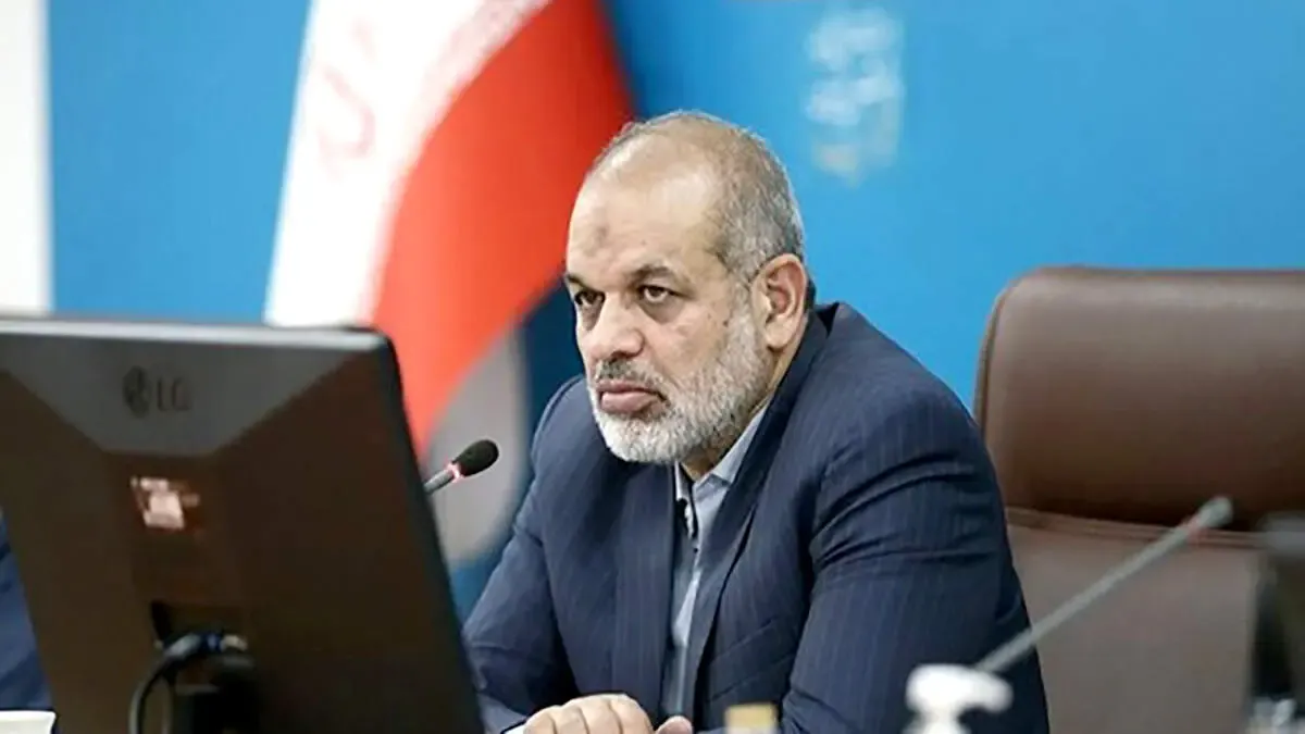 پیامک های حاشیه‌ساز