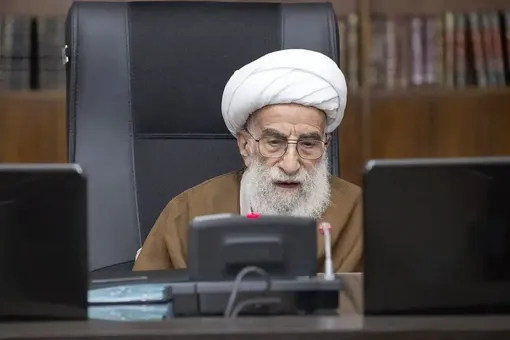 آیت الله جنتی در راهپیمایی ۲۲ بهمن تهران/ عکس