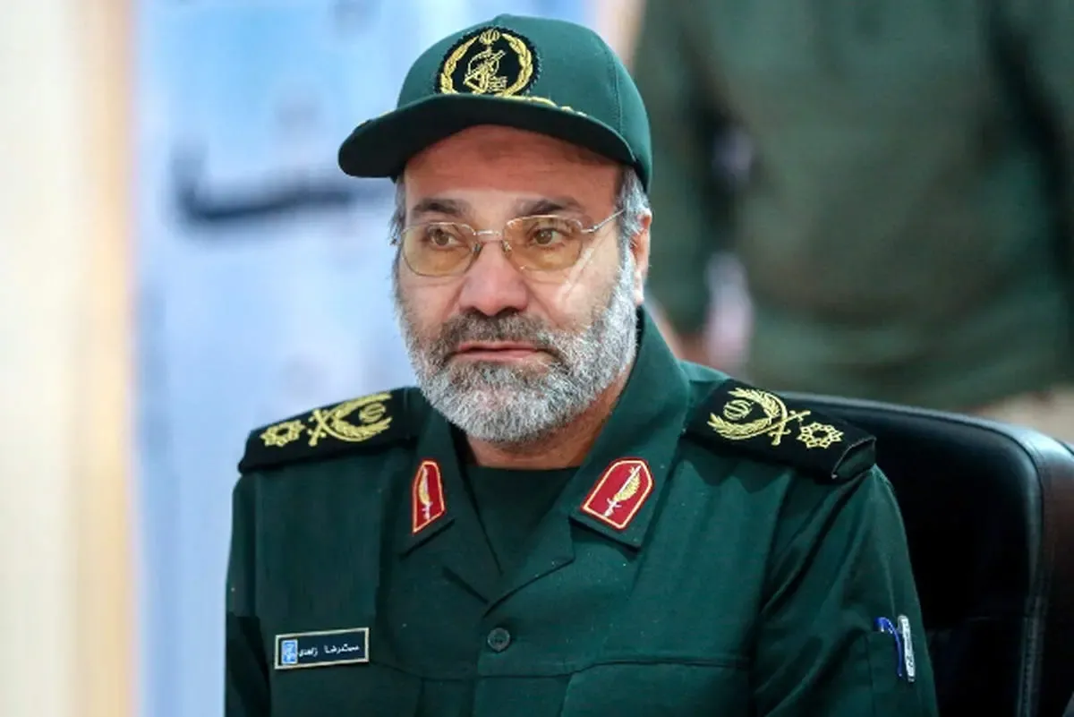 انتشار متن نامه شهید سردار زاهدی به رهبری/ شهید زاهدی چه هدیه‌ای تقدیم رهبر انقلاب کرد؟