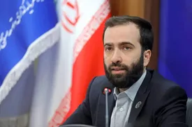 ۵۰۰ شرکت دانش بنیان با هلدینگ خلیج فارس قرارداد دارند/ مشکل صنعت پتروشیمی پول و دانش فنی نیست، مسئله اصلی موانع اجرایی و حقوقی است