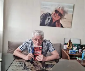 شاعران و نویسندگان دیگر کتاب نمی‌خوانند