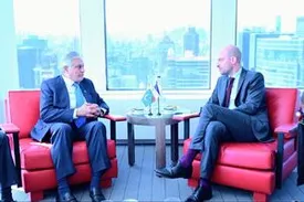 تأکید پاکستان و فرانسه بر حل بحران ایران و آمریکا از طریق گفتوگو