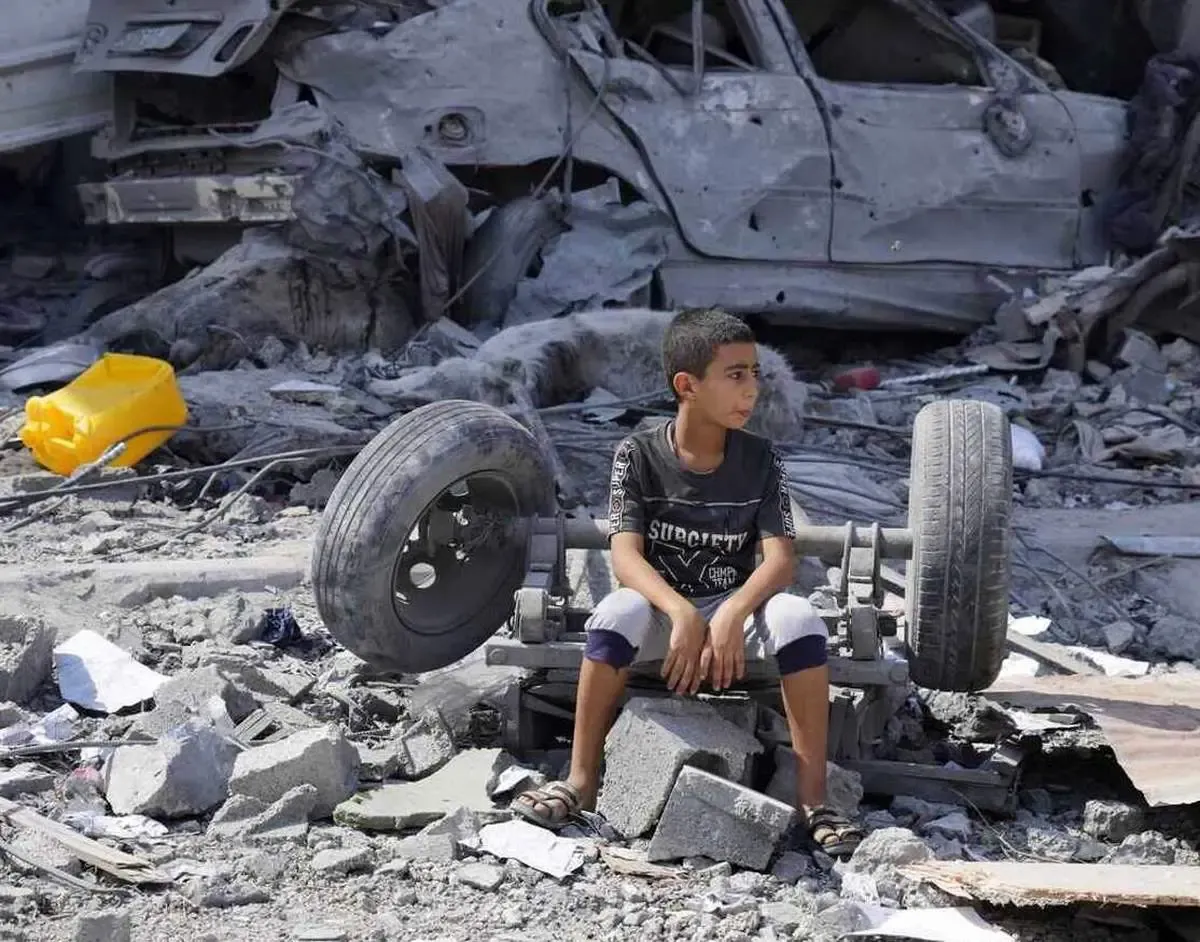 چرا کودکان غزه نامشان را روی دستشان می‌نویسند؟/ فیلم