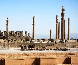 جزئیات کشف اسکلت انسانی در تخت جمشید/ ببینید