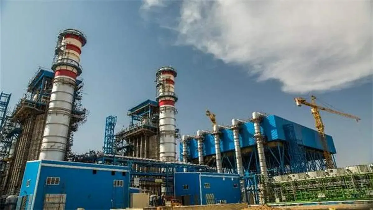 همکاری نامناسب وزارت نیرو با تولیدکنندگان برق در کشور/                                                          کاهش ۱۰۰ هزار تنی فولاد چادرملو به دلیل قطعی برق