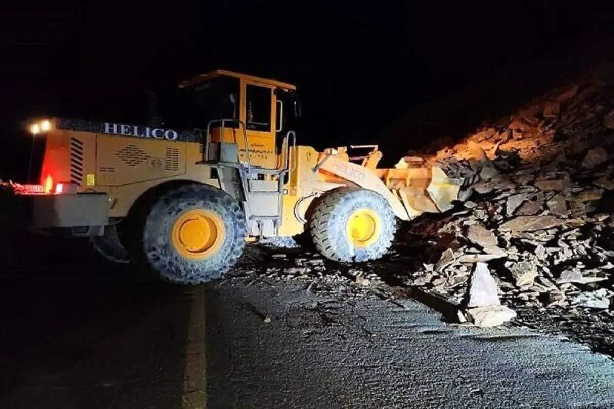 هشدار فوری: این جاده به علت طوفان بسته شد