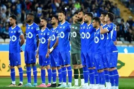 شعارهای بی ادبانه در آزادی هنگام بازی  استقلال و تراکتور!