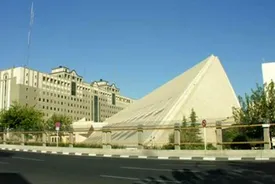 تیراندازی فرد مسلح در مقابل ساختمان مجلس