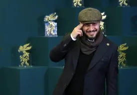 جواد عزتی در جشنواره فجر کنار زوج جذابش در دردسرهای عظیم/ فیلم