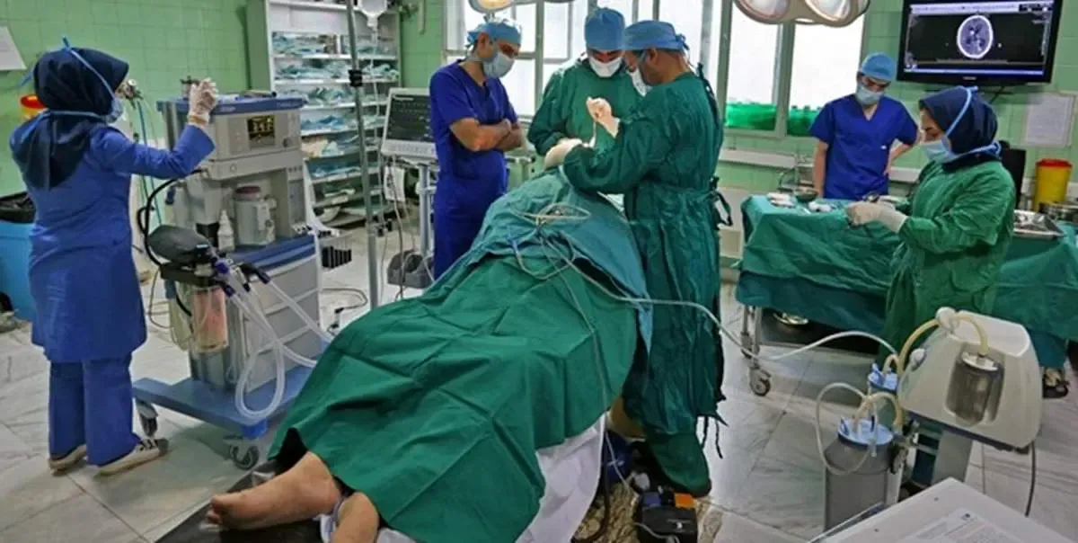 برای بیماران در اتاق عمل  لباس جراحی اسلامی طراحی می شود