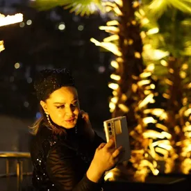 رونمایی بهاره رهنما از تتوی عجیب در جشن تولدش / عکس