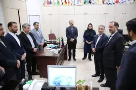 بازدید عضو هیات مدیره و معاون منابع انسانی از اداره کل روابط عمومی بانک ملی ایران