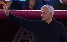 مداخله مورینیو با هواداران رم برای اتمام شعار نژادپرستانه