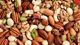 مقایسه تغذیه‌ای بادام و بادام زمینی/ کدام یک گزینه بهتری است؟