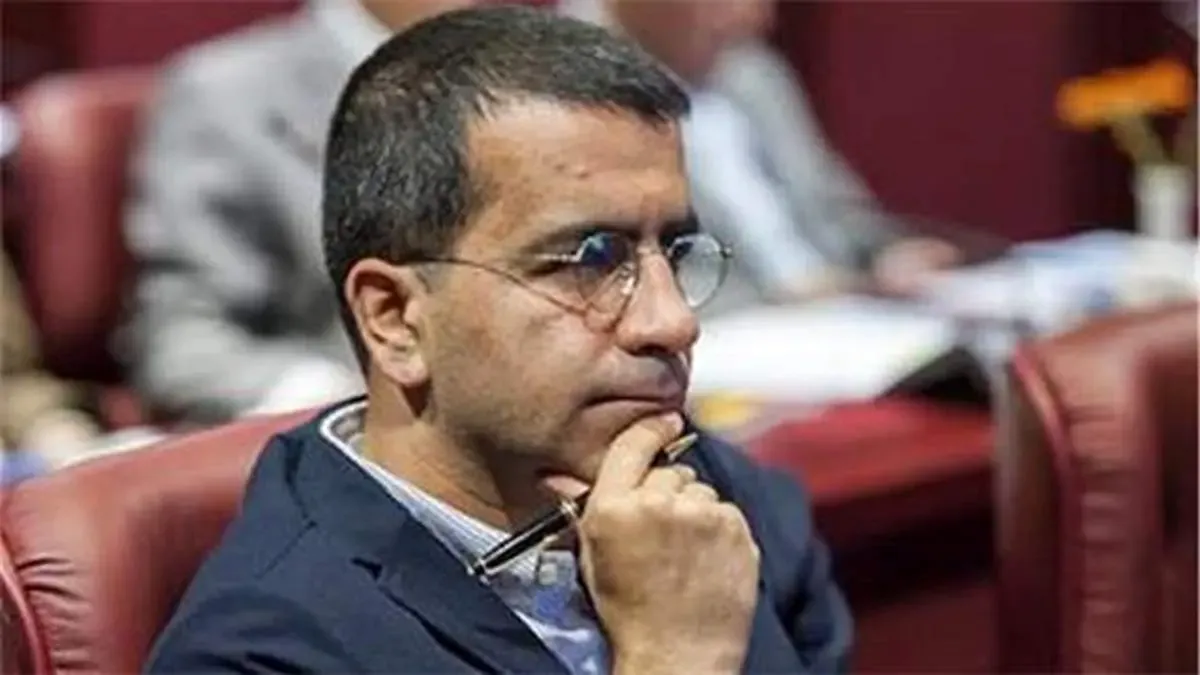 فولاد مباركه یك سرمایه ملی و صنعتی برای كشور است/ صنایع بالادستی و پایین دستی متاثر از عملكرد اقتصادی و تولیدی این مجموعه فولادی هستند