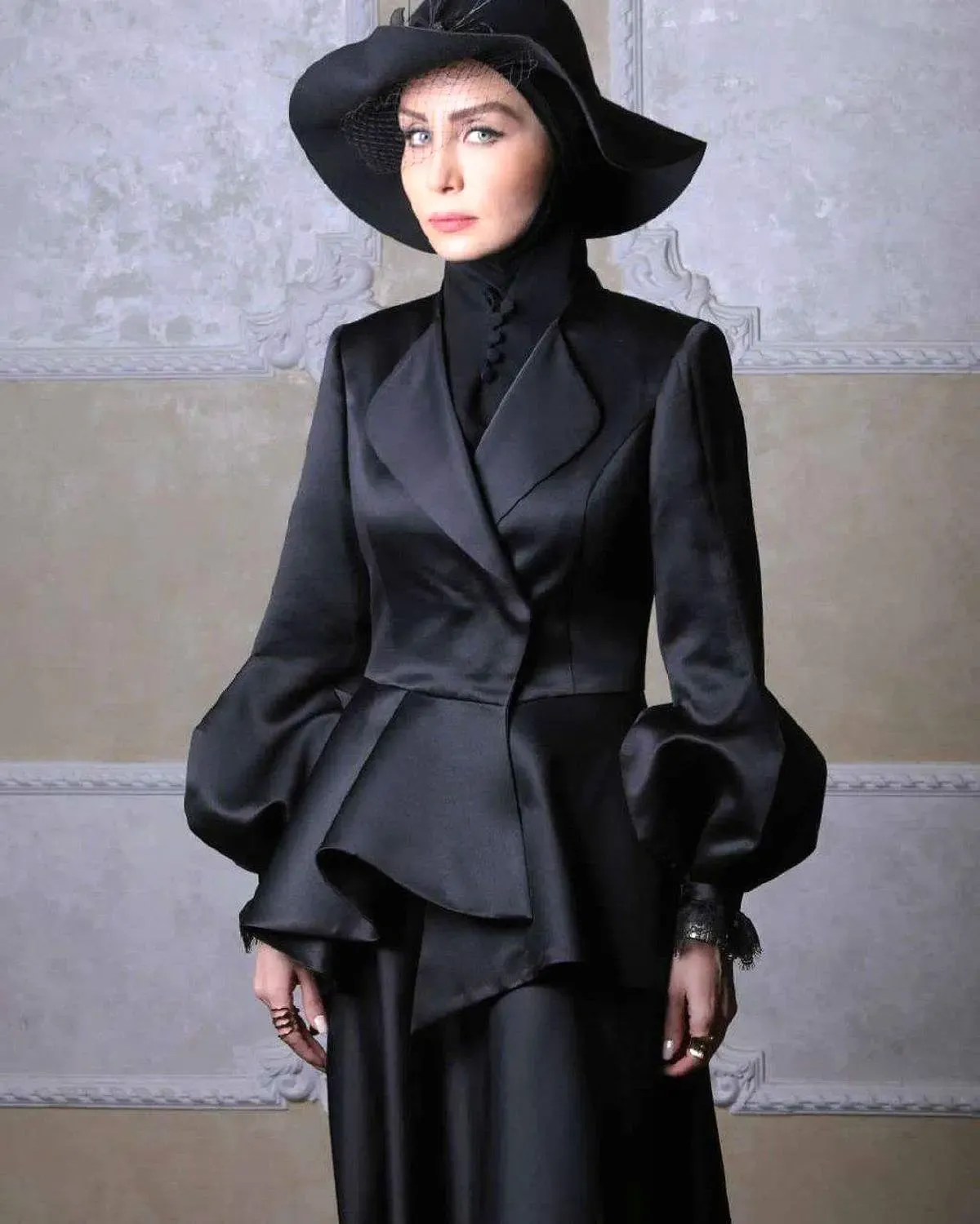 ببینید | جملات فلسفی خیابانی حدیث فولادوند را کلافه کرد