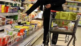 بازار کالاهای پرمصرف ماه رمضان؛ گران و آرام