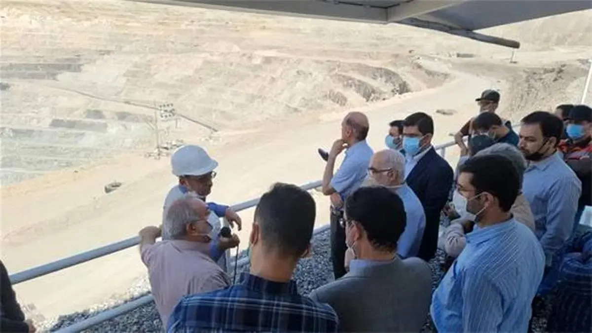 بازدید روسا و استادان دانشگاه صنعتی امیر کبیر از مجتمع معدنی چادرملو