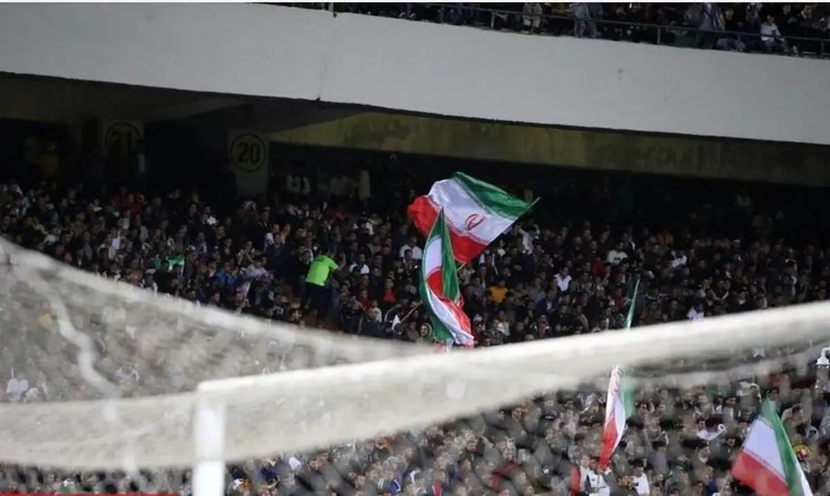 شروع پرهیجان ایران و ازبکستان/ از آبیاری چمن تا افطاری هواداران