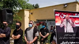 مسعود ولدبیگی در کنار مازیار پرتوی آرام گرفت