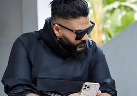 ساسی عمان را ترک کرد