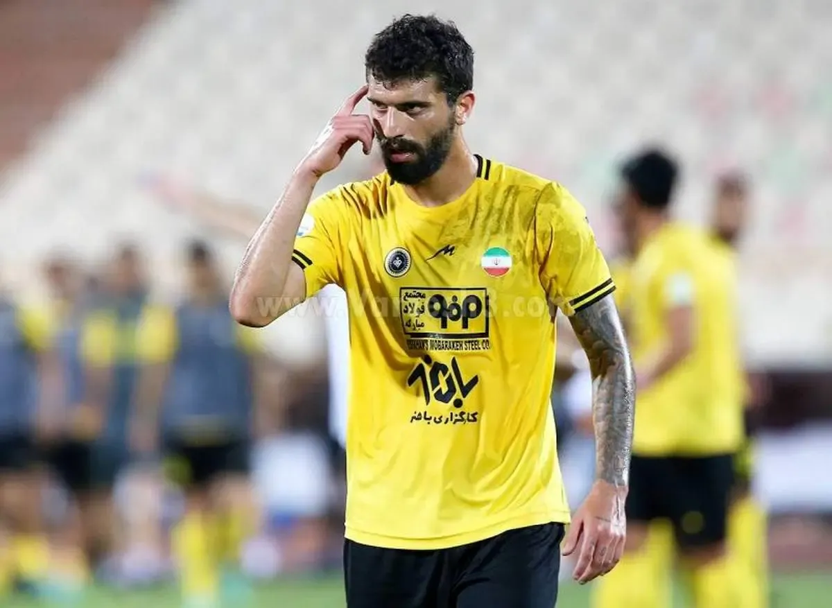 جریمه مالی و محرومیت مدافع سپاهان از سوی AFC