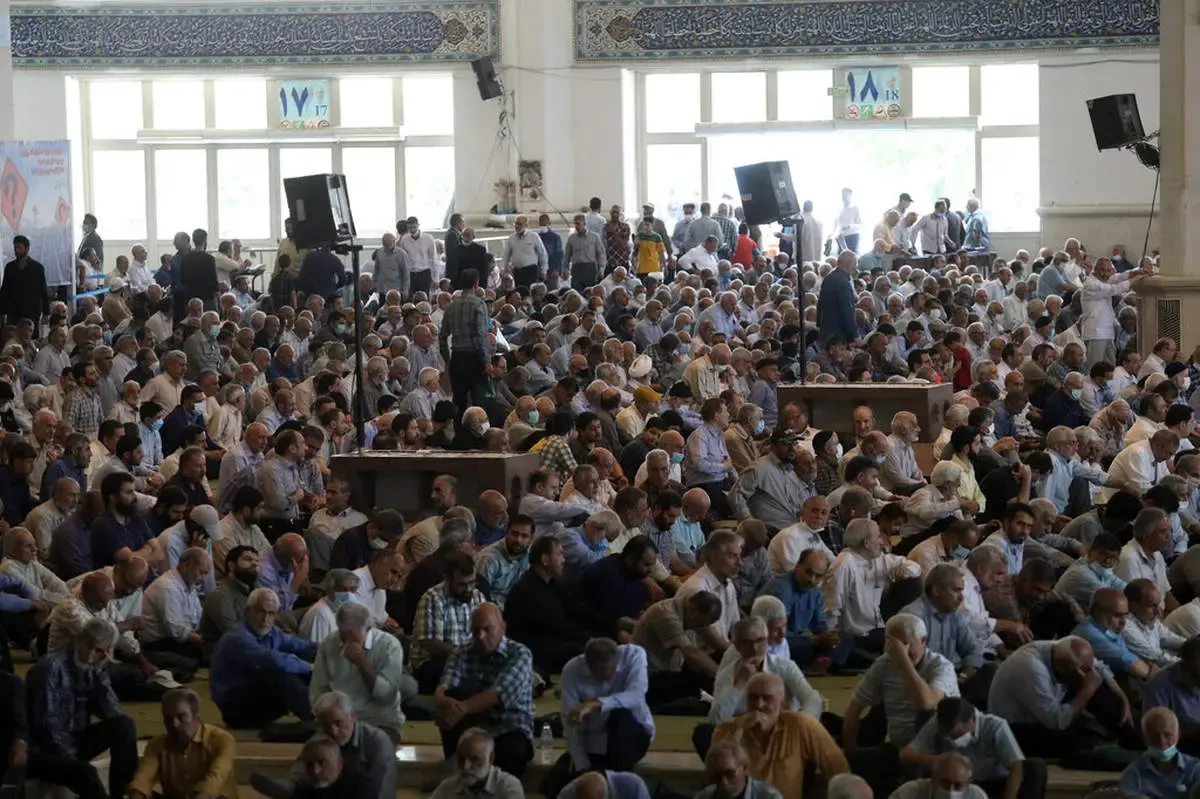 شعار علیه برخی افراد در نماز جمعه تهران/ ماجرا چه بود؟