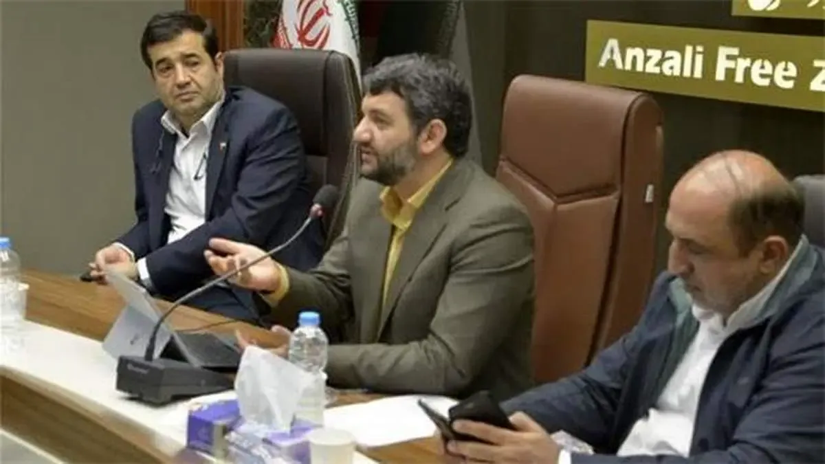 مردمی کردن و جهانی کردن دو راهبرد اساسی مناطق آزاد در دوران جدید است/ طرح های سرمایه گذاری ۱ میلیون تا ۴ میلیارد دلار جهت تقدیم به رییس جمهور و کمیسیون های مشترک اقتصادی در مناطق آزاد تهیه و تدوین گردد