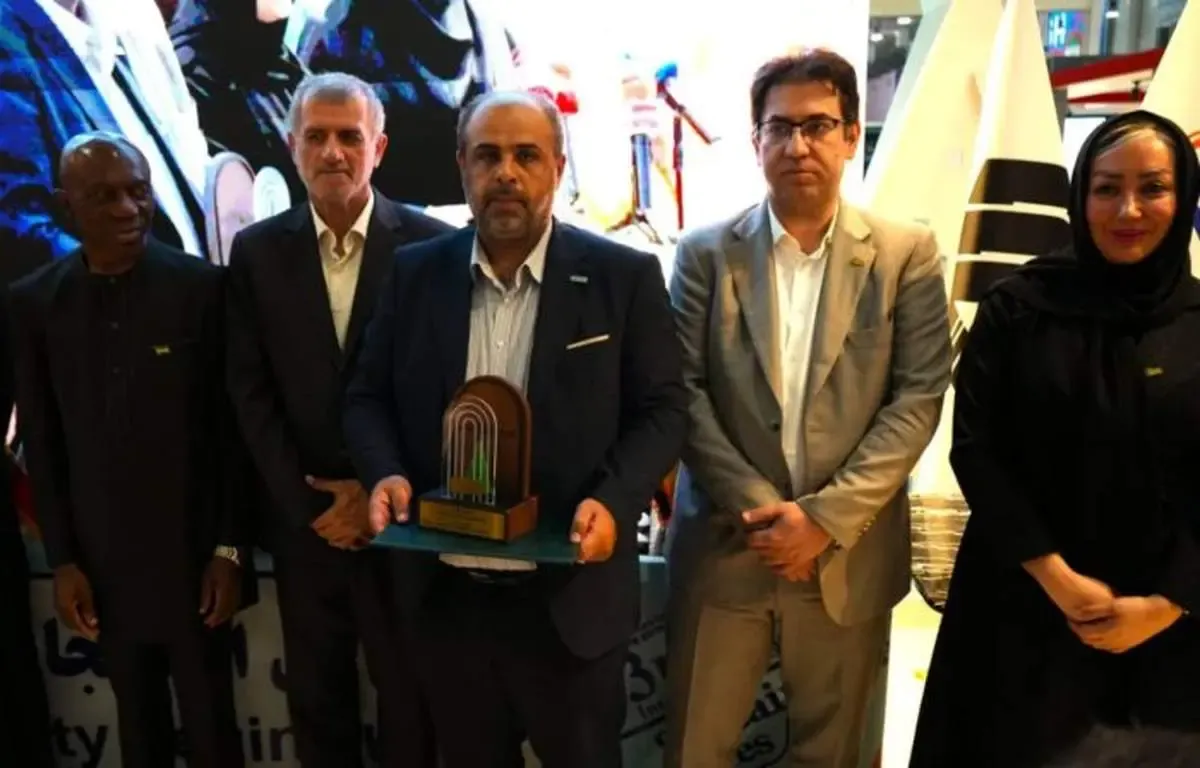 بیمه‌ دی غرفه برتر سومین نمایشگاه بین‌المللی شهر پایدار کیش شد