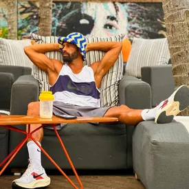 تصاویری از استایل عجیب رامین رضاییان ببینید