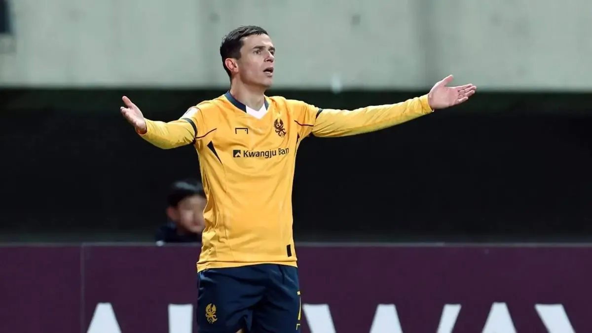 خرید جدید استقلال در راه ایران