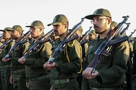 مشمولان ماهر اضافه خدمت و غیبت نمی‌خورند