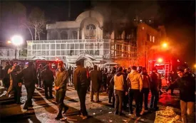 ادعای عجیب روزنامه وطن امروز: «رخوت دولت روحانی»، علت «حمله عجیب و مشکوک» به سفارت عربستان بود