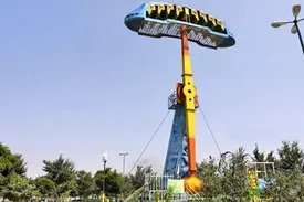 نجات ۱۲ دانش‌آموز گرفتار در پارک شهربازی اهواز توسط آتش‌نشانی