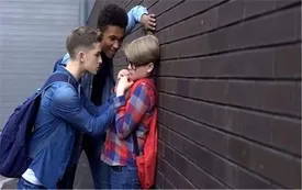 صاویری از درگیری خشونت آمیز نوجوانان آمریکایی در مدرسه