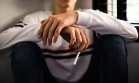 چرا نوجوانان بیشتر در معرض استفاده از مواد مخدر قرار دارند؟