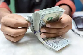 قیمت دلار و یورو امروز دوشنبه ۷ اردیبهشت ۱۴۰۵/  دلار اوج گرفت/ جدول