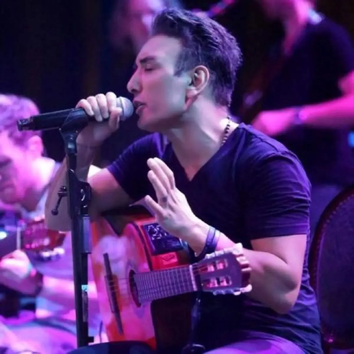 خبر خوش بازگشت شادمهر عقیلی به ایران/ فیلم