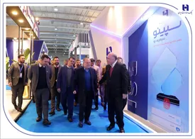 بازدید معاون پارلمانی رییسجمهور از غرفه بانک صادرات ایران در نمایشگاه بیمارستانسازی