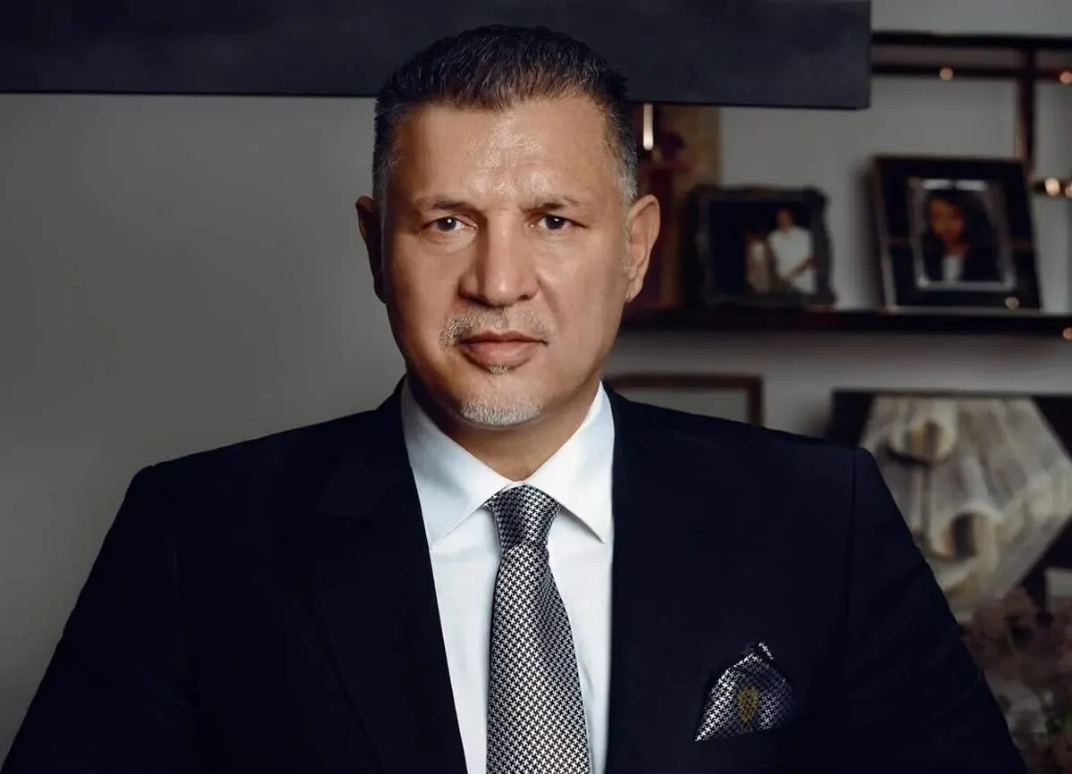 عکسی از علی دایی و وریا غفوری با همسران‌شان در یک مهمانی جنجالی شد/ ببیند